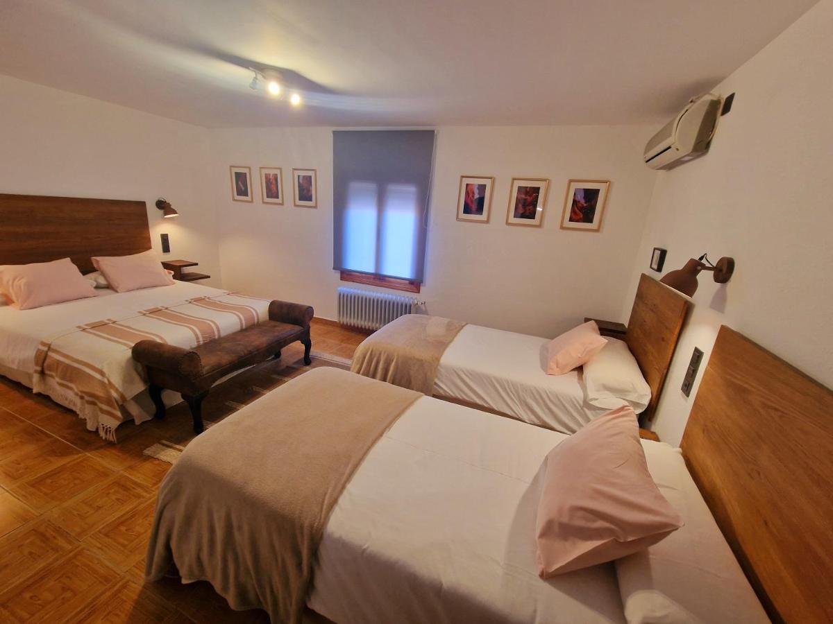 Hostal La Colonial Madrigal de la Vera Quarto foto